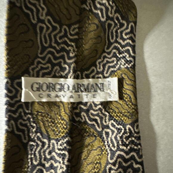 PRE‎ OWNED DESIGNER GIORGIO ARMANI TIE - Picture 3 of 5